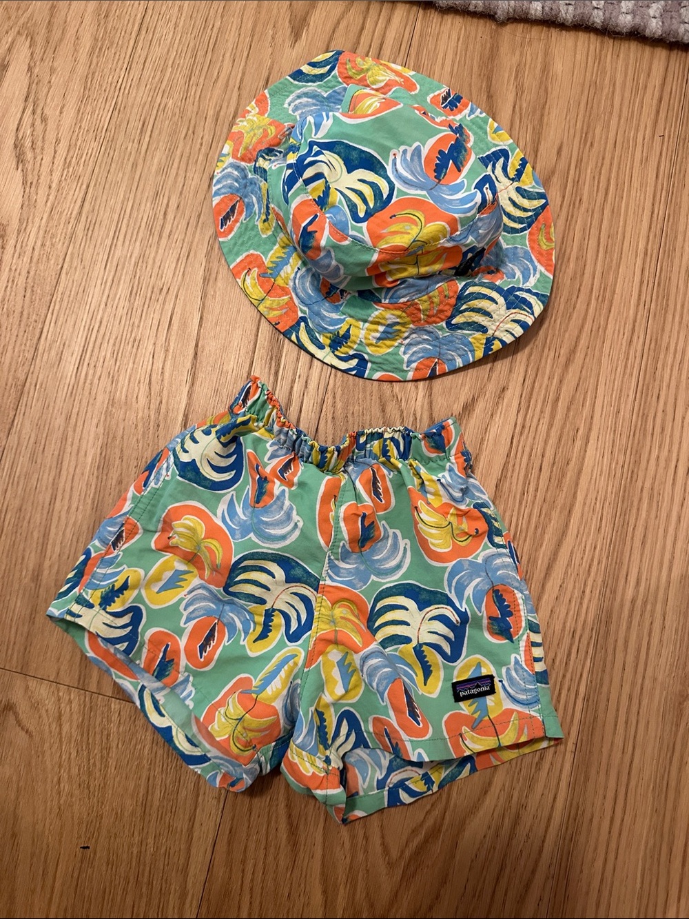 Patagonia Kids Swim Shorts and Hat Tropical Print 12-18mo